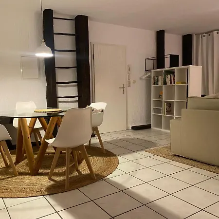 Denkmalschutz - Zentral - Haustiere - Messe Appartement Neuss Buitenkant foto